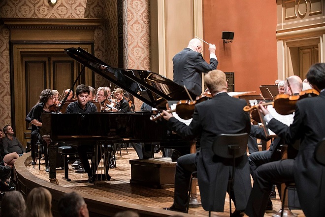 Česká filharmonie - Jiří Bělohlávek & Behzod Abduraimov - Praha 13.10.2016 (foto © Petra Hajská)