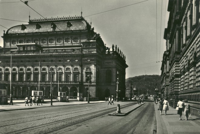 Národné divadlo Praha (zdroj theatre-architecture.eu)