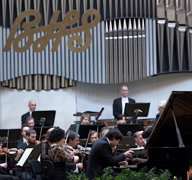 Symfonický orchester hlavného mesta Prahy FOK - dirigent Ondrej Lenárd, Vadym Kholodenko (klavír) - BHS 26. 11. 2016 (foto Ján Lukáš)