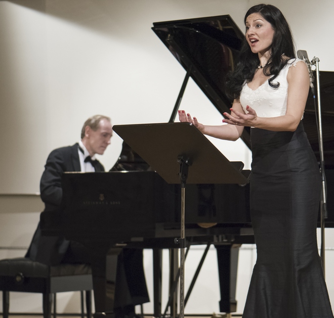 Vokálny koncert - Peter Pažický, Helena Becse Szabó - BHS 26. 11. 2016 (foto Alexander Trizuljak)