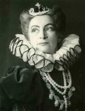 G. Verdi: Don Carlos - Margita Česányiová (Alžbeta) - SND Bratislava 1956 (foto archiv SND / Gejza Podhorský)