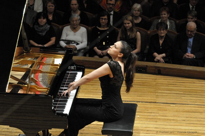 Klavírní festival Rudolfa Firkušného - Olga Scheps - Dvořákova síň Rudolfina Praha 24. 11. 2016 (foto © Pražské jaro – Zdeněk Chrapek)