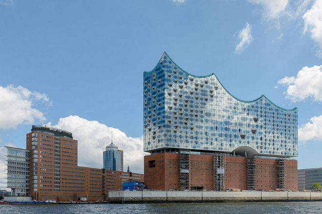 Elbphilharmonie Hamburg (zdroj commons.wikimedia.org/Henry Kellner)