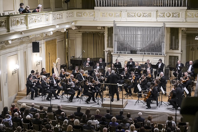 Lyrický Schumann, epický Dvořák - Petr Altrichter, Filharmonie Brno - Praha 30.11.2016 (foto Jiří Jelínek)