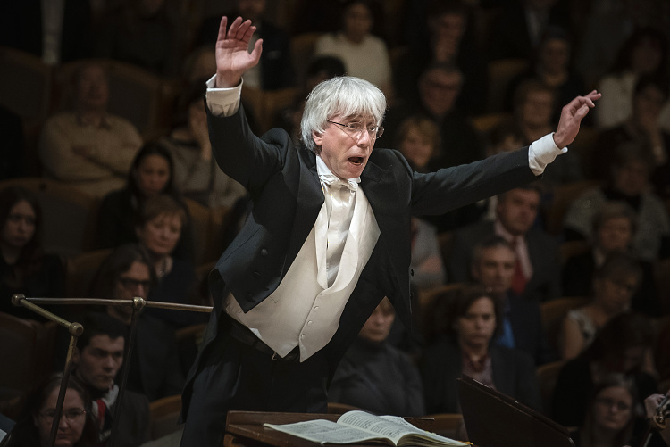 Česká filharmonie, Giovanni Antonini - dirigent (foto Petra Hajská)