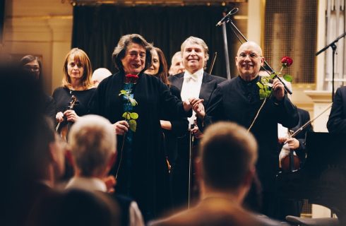 Elisabeth Leonskaja a Dennis Russell Davies (zdroj Filharmonie Brno)