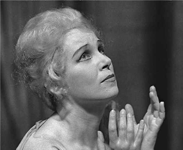 W. A. Mozart: Kouzelná flétna - Jadwiga Wysoczanská (Pamina) - ND Praha 1961 (zdroj ND Praha / foto Jaromír Svoboda)