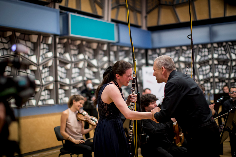Anna Paulová, Vojtěch Spurný a Symfonický orchestr Českého rozhlasu (foto Vojtěch Brlický)