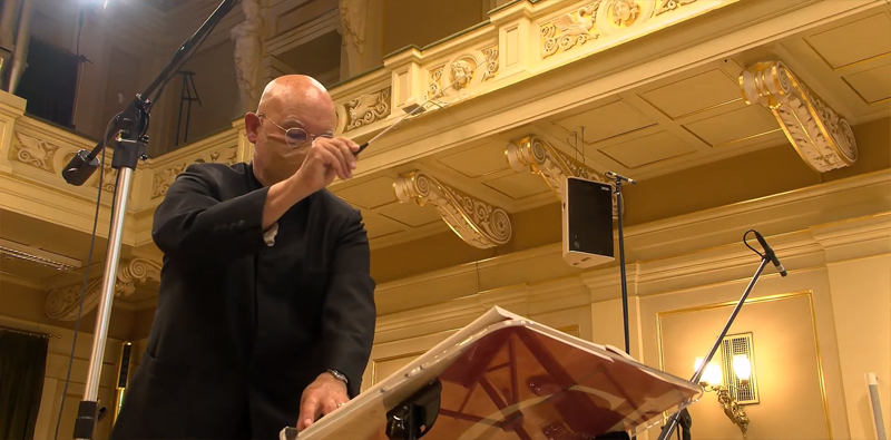 Filharmonie Brno, Brahms & Glass: Dennis Russell Davies (foto Filharmonie Brno)