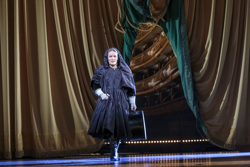 W. A. Mozart, Don Giovanni – Národní divadlo, 24. dubna 2021: Donna Elvira (A. Poláčková) (foto Jan Pohribný)