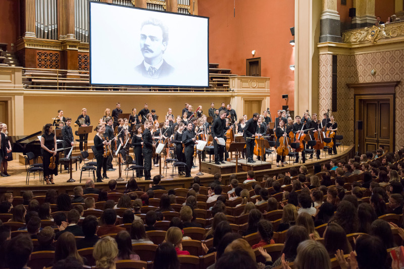Česká filharmonie - Kroky do nového světa s Antonínem Dvořákem (foto Petra Hajská)