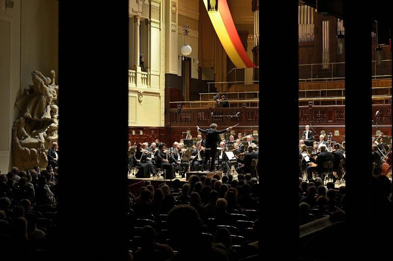 Tomáš Brauner a Symfonický orchestr hl. m. Prahy FOK (foto Petr Dyrc)