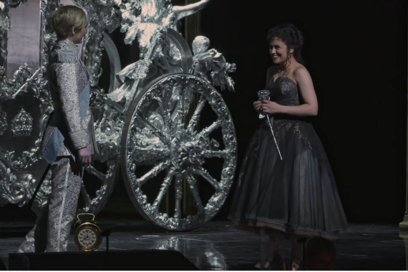 R. Strauss: Růžový kavalír - Samantha Hankey a Katharina Konradi - Bayerische Staatsoper 2021 (foto Bayerische Staatsoper)