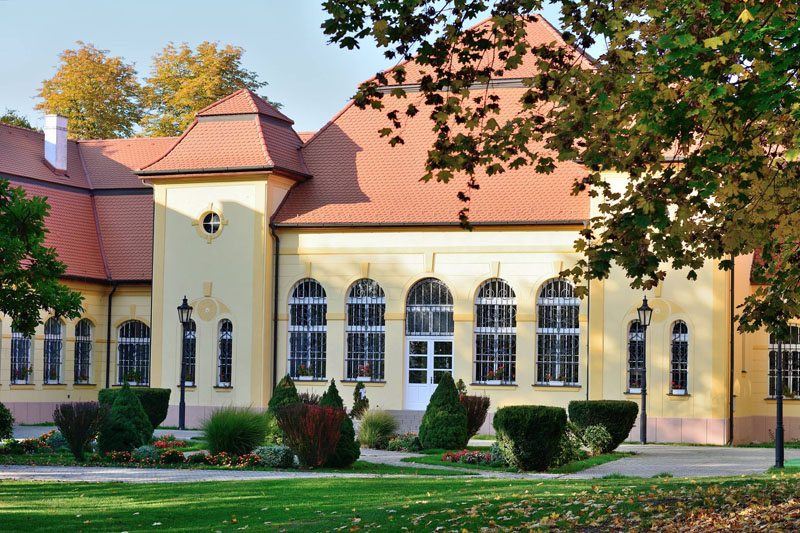 Neobarokní zámeček rodu Kelecsényi v Bardoňově, 2017 (foto Peter Szabó)