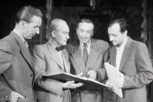 Pavol Braxatoris, F. Krištof Veselý, Gejza Dusík, Bohuš Slezák: Příprava Dusíkovy operety, 1954 (foto Tlačová agentúra Slovenskej republiky, autor L. Roller)