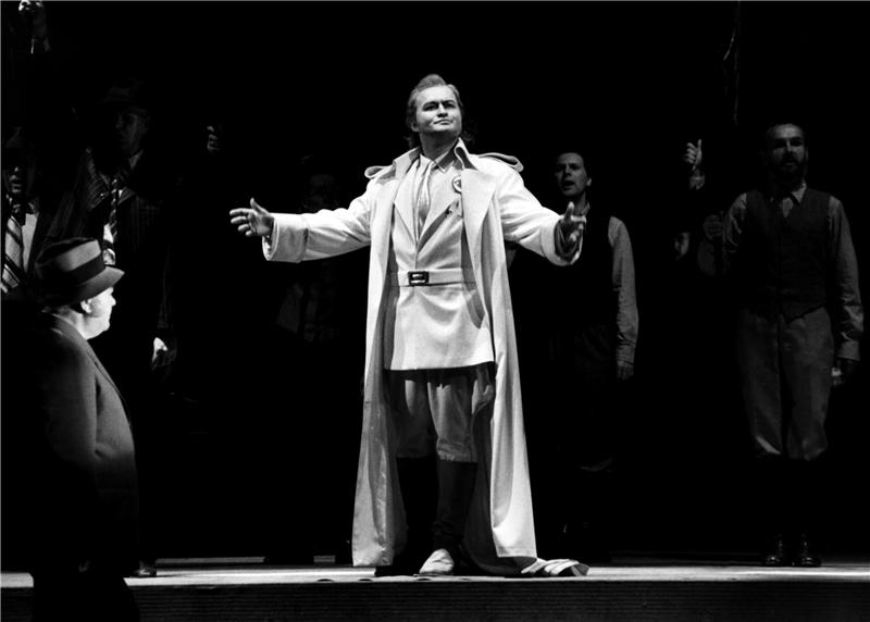 R. Wagner: Rienzi - Peter Svensson - Státní opera 1991 (foto Oldřich Pernica)