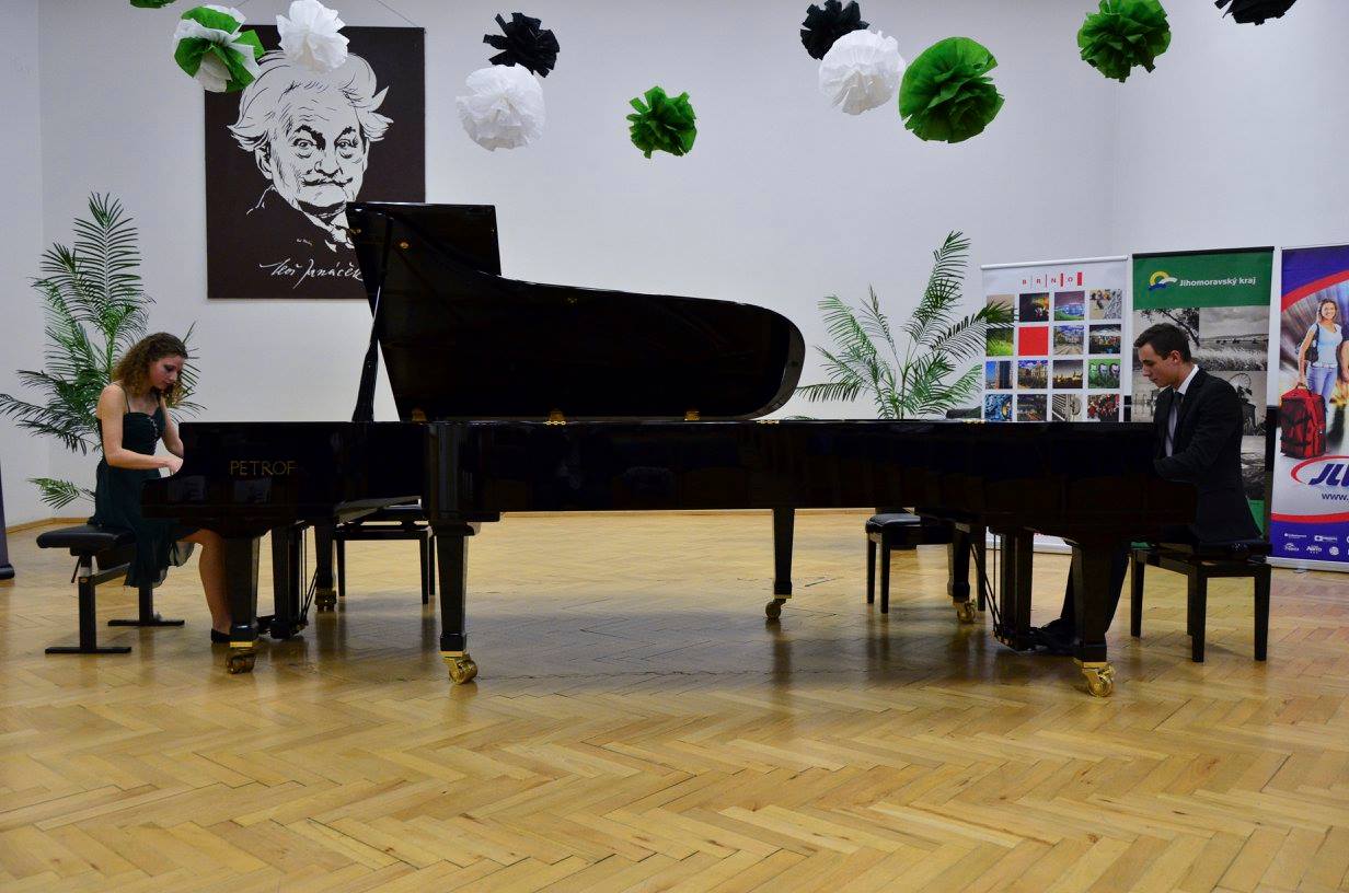 Mezinárodní soutěž Vlastimila Lejska pro klavírní dua 2015 - Tereza Kalábová a Johannes Gugg (foto ICL Brno)