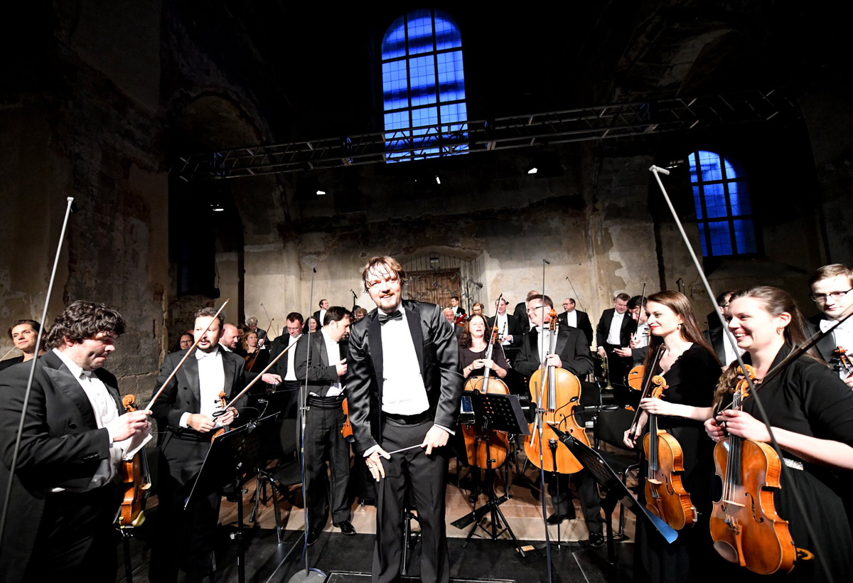 Mezinárodní hudební festival Leoše Janáčka, 3. června 2021: Symfonický orchestr Českého rozhlasu, Ainãrs Rubiķis a Kristóf Baráti (foto Martin Straka)