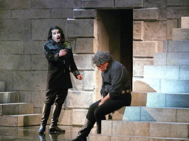 Otello: Dalibor Jenis a José Cura (foto Slovenské národné divadlo)