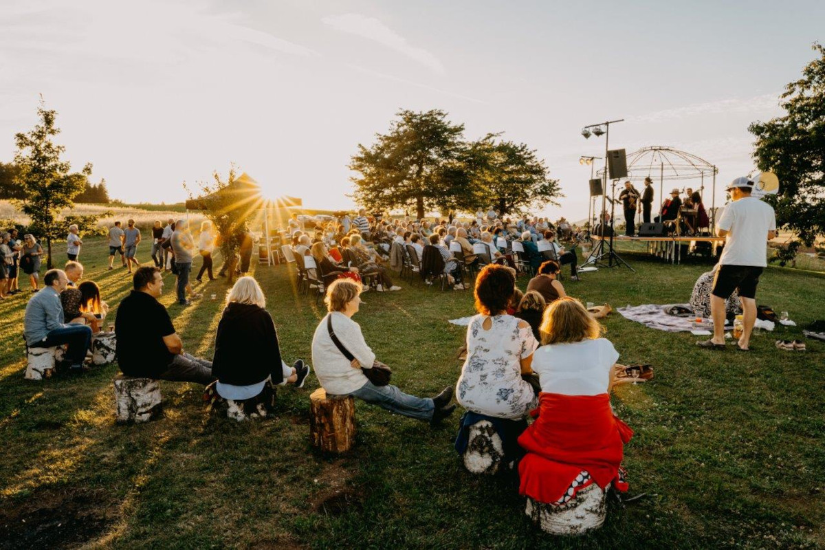 Festival Za poklady Broumovska - Hejtmánkovice (foto  Michal Bareš)