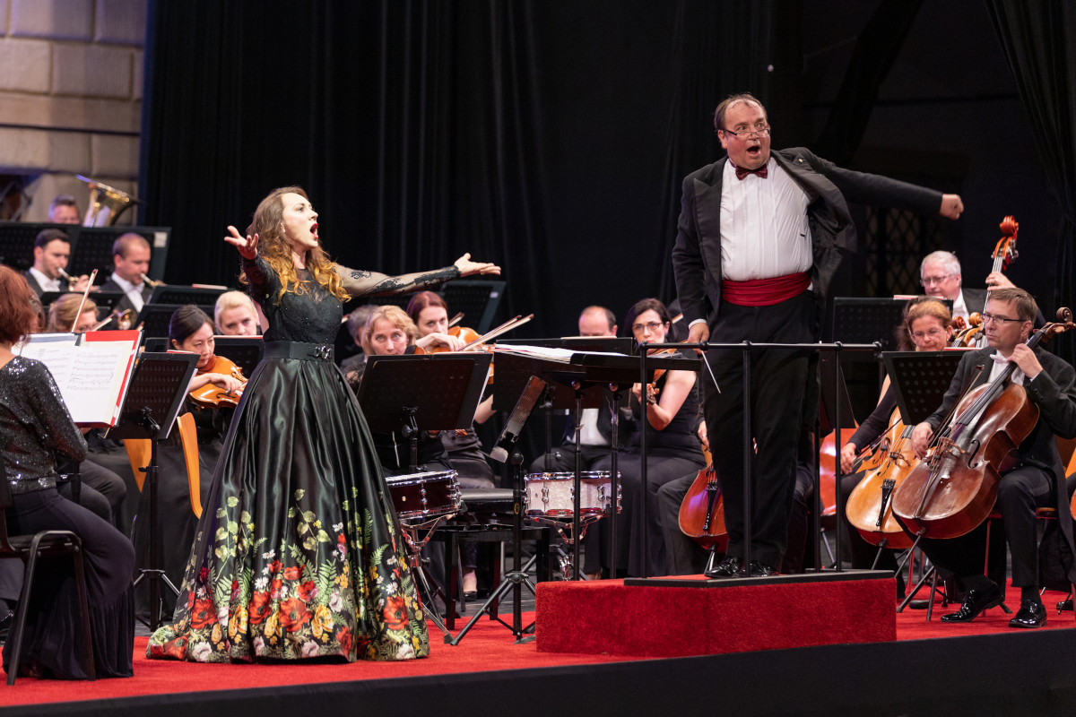 Jana Šrejma Kačírková, Leoš Svárovský a PKF-Prague Philharmonia - Smetanova Litomyšl 2021 (foto František Renza)