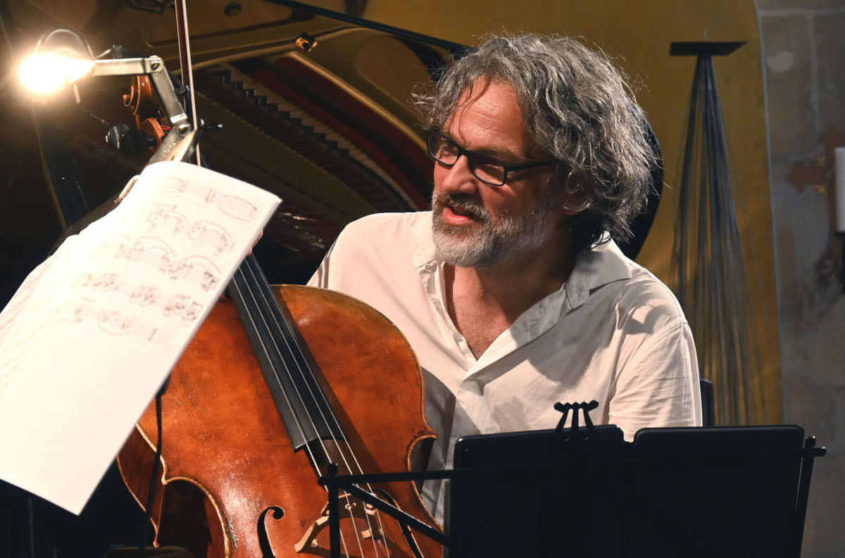 Jiří Bárta při zkoušce (foto Alan Pajer)