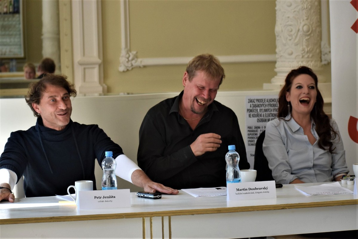 Lívia Obručník Vénosová, Petr Jeništa, Martin Doubravský, tisková konference k uvedení Jolanty (zdroj Divadlo F. X. Šaldy)