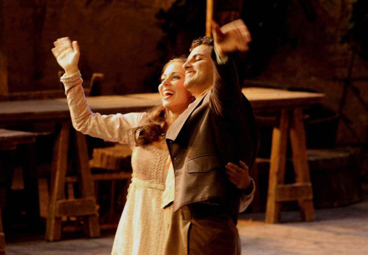 G. Donizetti: Nápoj lásky - Adriana Kučerová a Juan Diego Flórez - Wiener Staatsoper (zdroj Adriana Kučerová)