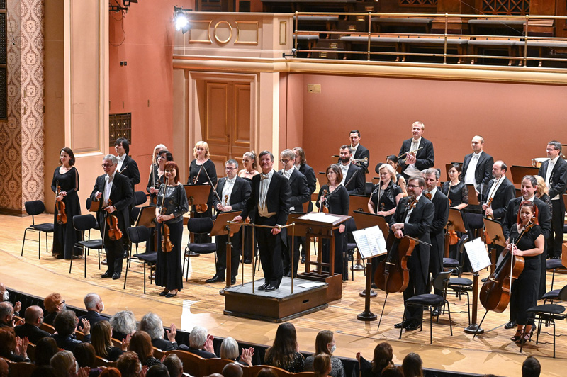 PKF — Prague Philharmonia: Bach. Mozart, 26. října 2021: Harry Bicket (foto Ivan Malý)