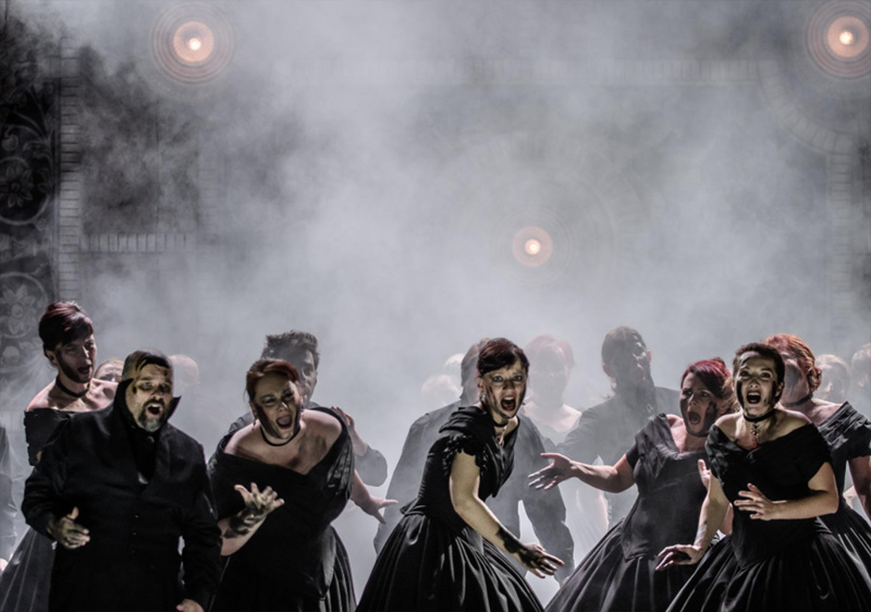 Arrigo Boito: Mefistofeles – Sbor opery Jihočeského divadla, Jihočeské divadlo (foto Martina Root)
