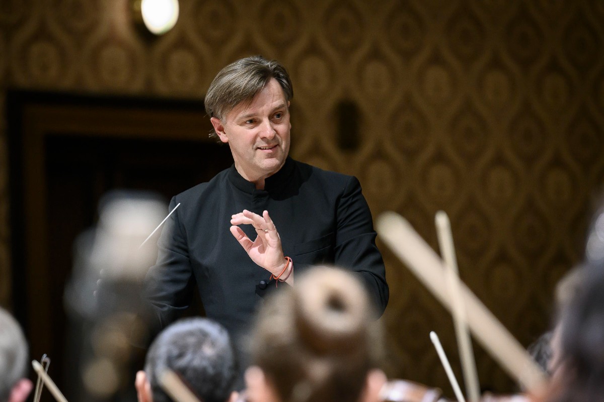 Tomáš Netopil (zdroj Česká filharmonie, foto Petra Hajská)