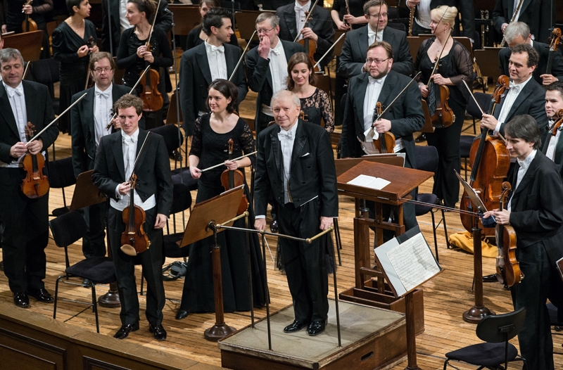 Šest symfonii Bohuslava Martinů: Česká filharmonie a Jiří Bělohlávek (foto Zuzana Páchová)