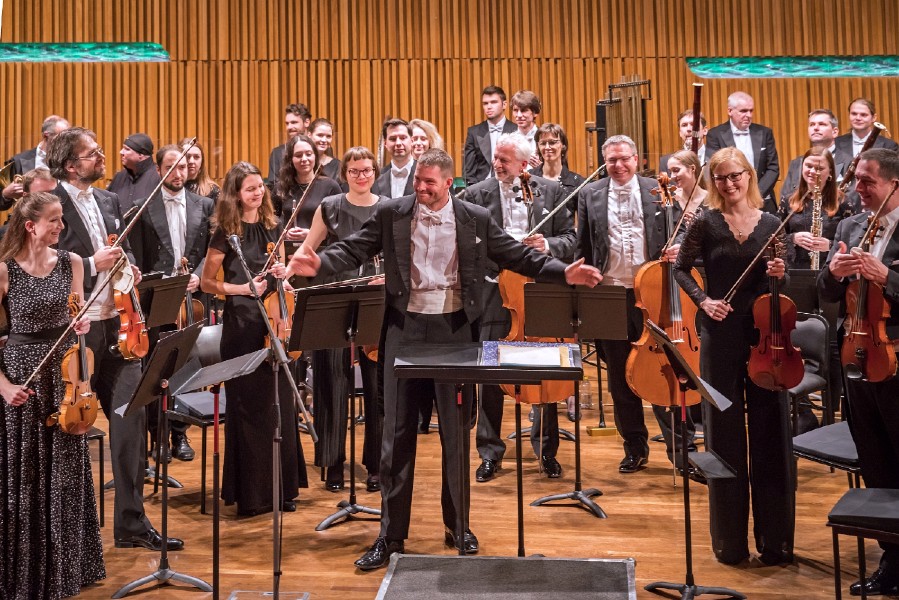 Plzeňská filharmonie, Jiří Petrdlík (zdroj Jiří Bezděk, Martin Myslivec)