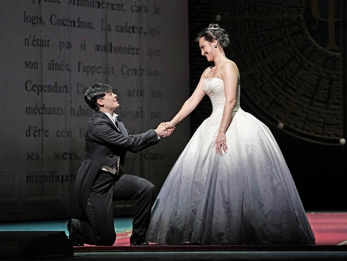 Jules Massenet: Popelka –Emily D’Angelo, Isabel Leonard (zdroj Metropolitní opera)