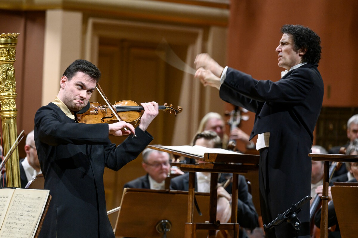 Jiří Vodička, Alain Altinoglu (zdroj Česká filharmonie, foto Petra Hajská)