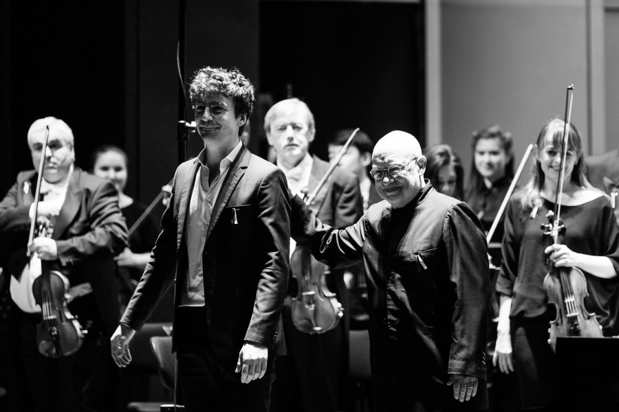 Alexander Ullman, Dennis Russell Davies (zdroj Filharmonie Brno, foto Jan Prokopius)