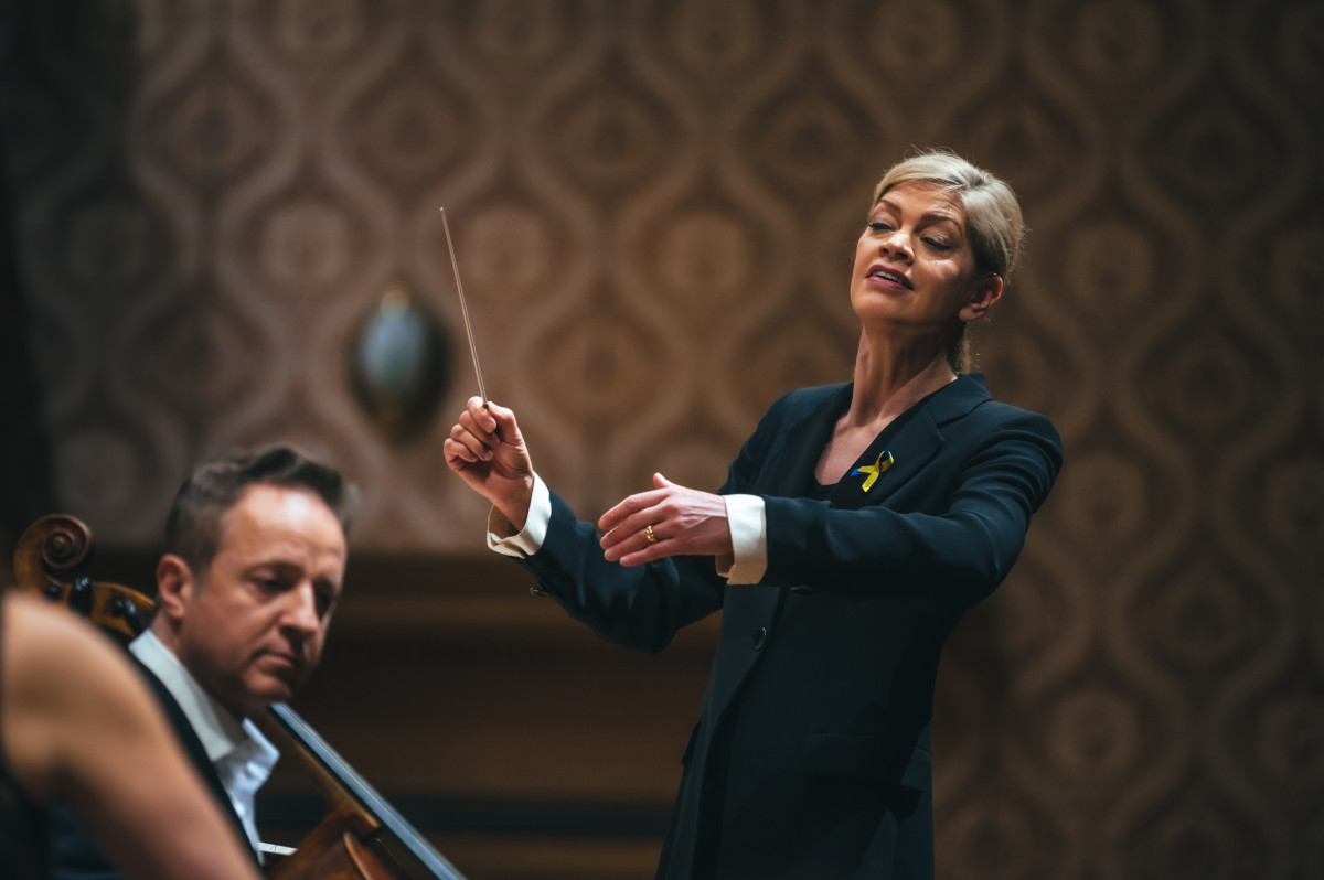 PKF – Prague Philharmonia: Saint-Saëns. Čajkovskij. Strauss, 10. března 2022 – Marc Coppey, Keri-Lynn Wilson (foto Petr Chodura)