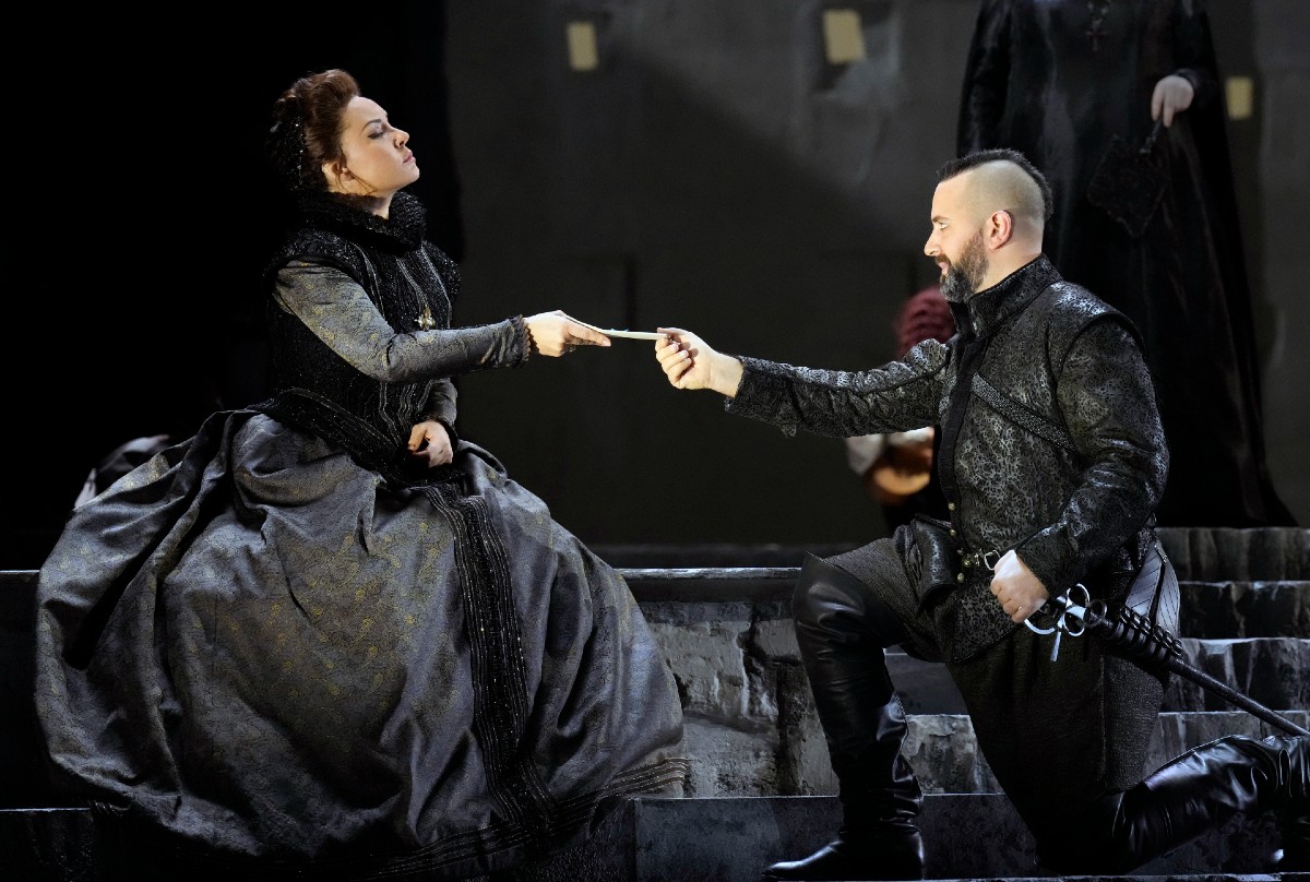 Giuseppe Verdi: Don Carlos – Sonya Yoncheva, Etienne Dupuis, The Metropolitan Opera (zdroj The Metropolitan Opera, foto Ken Howard)