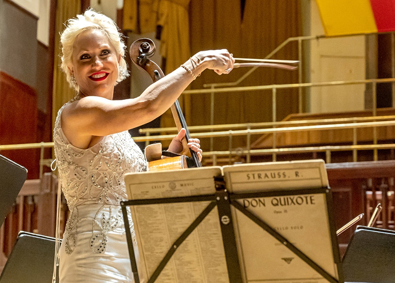 Symfonický orchestr hlavního města Prahy FOK: Pinchas Zukerman, 2. března 2022 – Amanda Forsyth (foto Petr Dyrc)