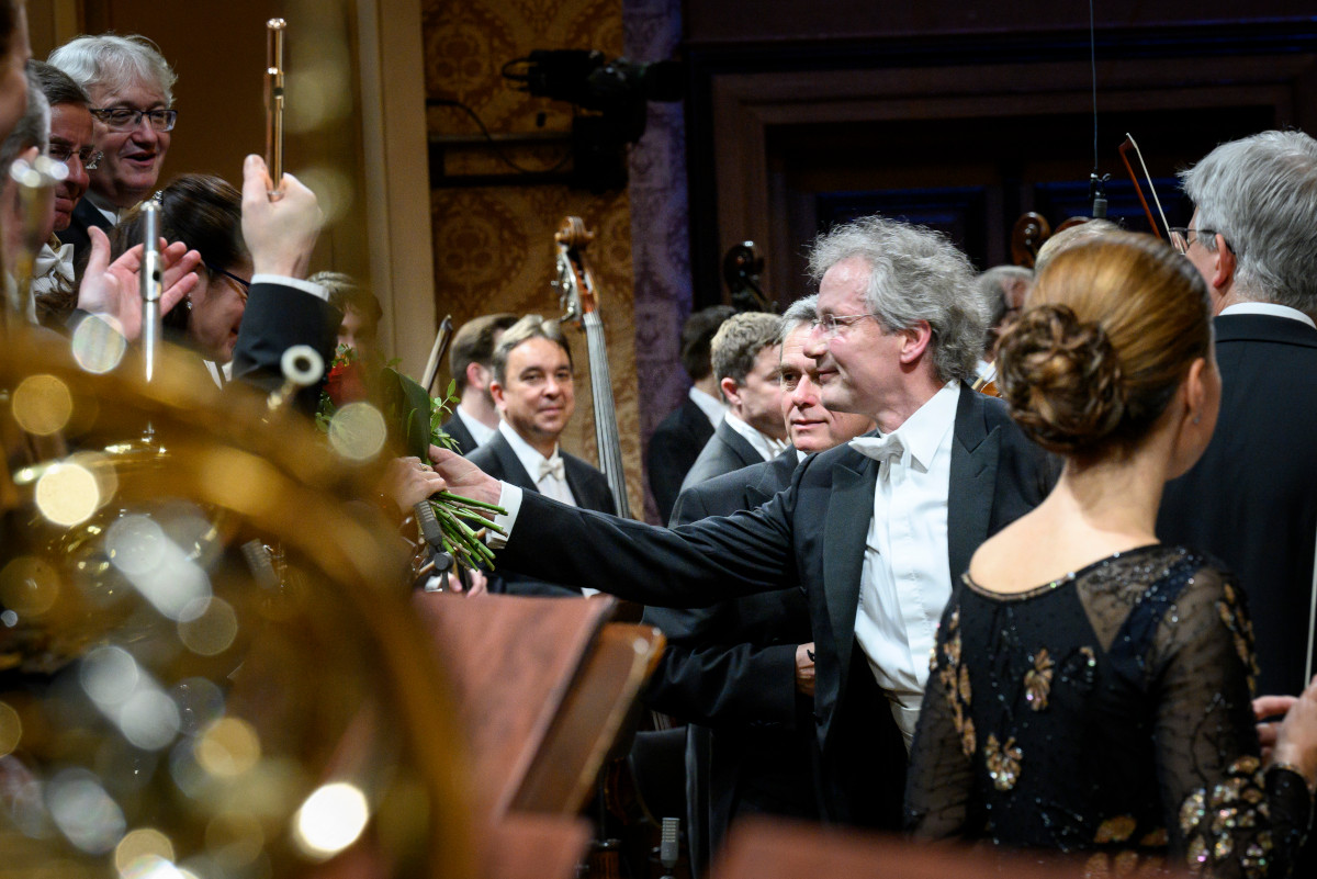 Franz Welser-Möst a Česká Filharmonie (foto Petra Hajská)
