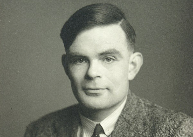Alan Turing (zdroj The Royal Society)