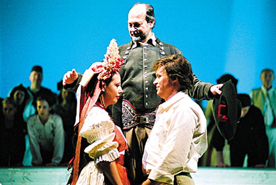 Bedřich Smetana: Prodaná nevěsta – Národní divadlo, premiéra roku 2004 (foto František Ortmann)