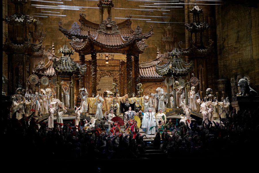 Giacomo Puccini: Turandot –  Metropolitní opera (foto Ken Howard)