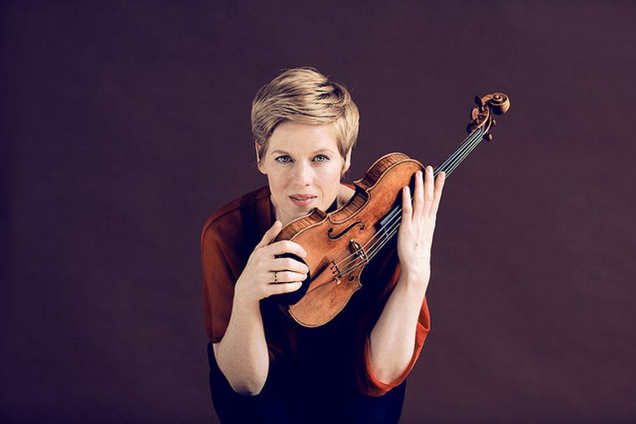 Isabelle Faust (foto Felix Broede)