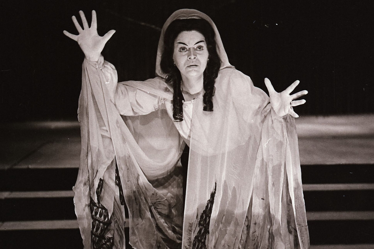 Giuseppe Verdi: Maškarní ples – Drahomíra Drobková Návratová jako Ulrika (1970) (zdroj Národní divadlo moravskoslezské)