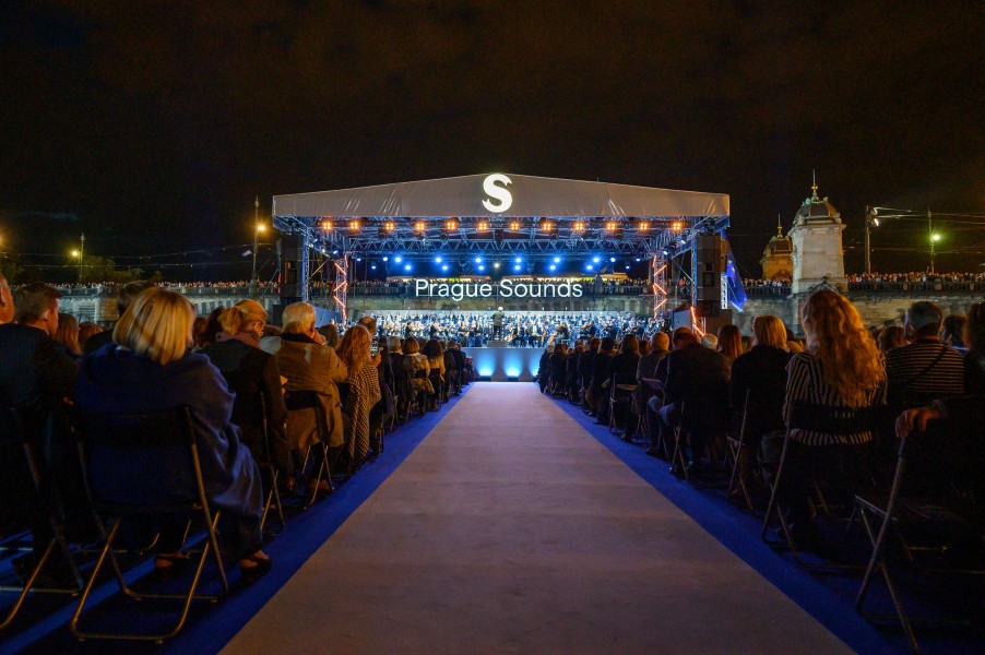 Festival Prague Sounds: Koncert pro Evropu, 2. září 2022, plovoucí scéna u Slovanského ostrova v Praze (zdroj Prague Sounds)
