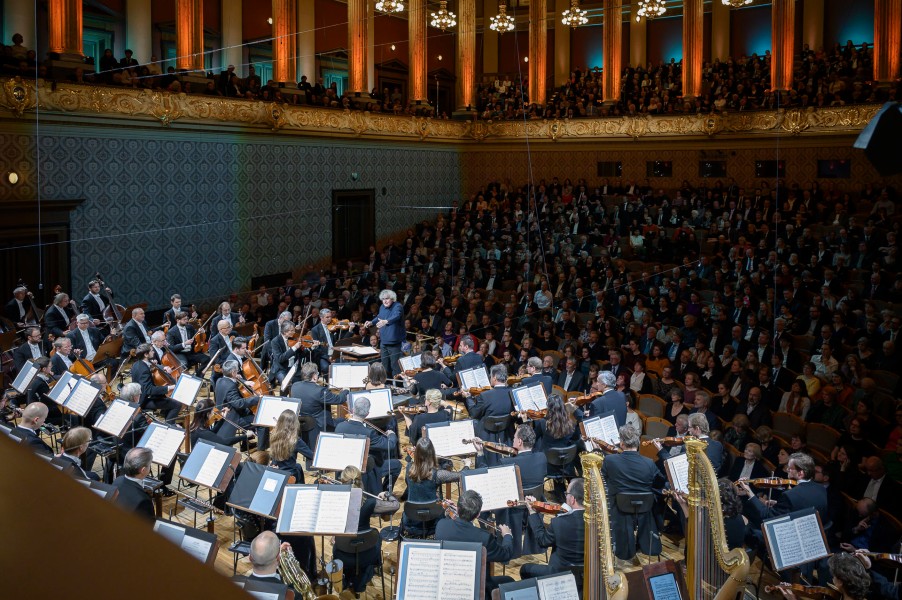 Česká filharmonie, Simon Rattle, 23. listopadu 2022 (zdroj Česká filharmonie, foto Petra Hajská)
