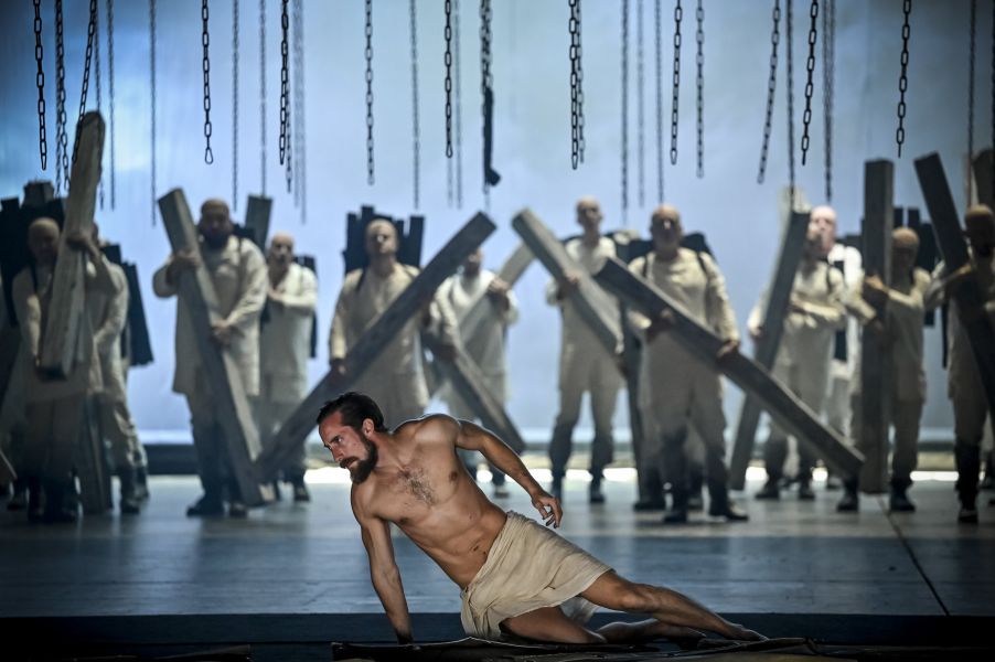 Leoš Janáček: Z mrtvého domu/Glagolská mše –  Michal Heriban, Janáčkova opera (foto Marek Olbrzymek)