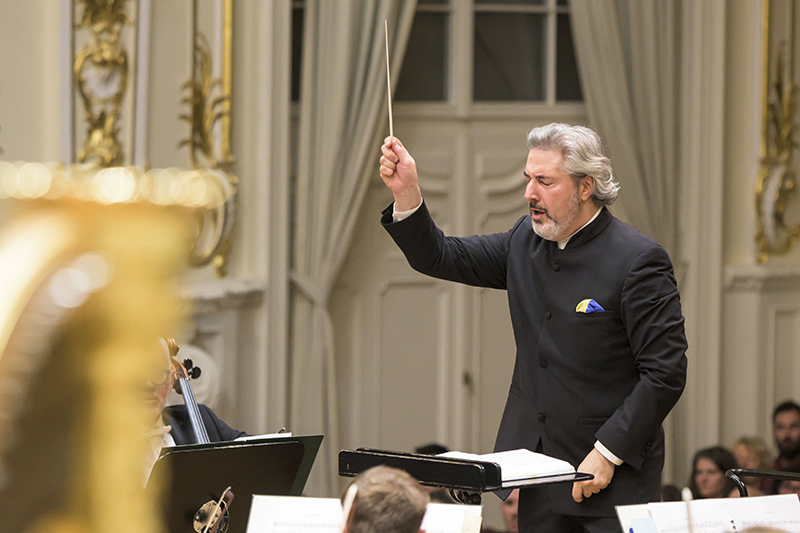 MacMillan – Mozart – Šostakovič, 10. listopadu 2022, Koncertní síň Slovenské filharmonie – Daniel Raiskin a Slovenská filharmónia (foto Alexander Trizuljak)