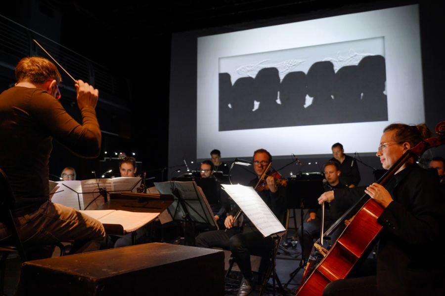 Steve Reich: Three Tales – Peter Vrábel, Orchestr Berg, 9. listopadu 2022 (foto Karel Šuster)